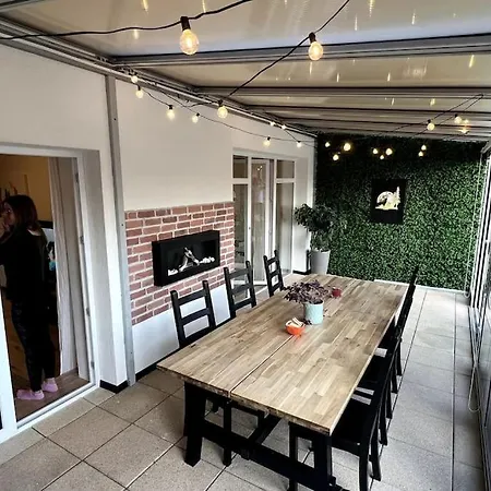 Apartment Lake Apartment, 2x Free Garage, 10 Mins To Centre Bratislava