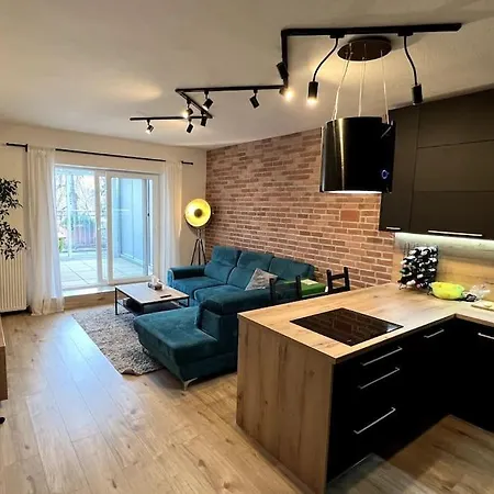 Apartment, 2x Free Garage, 10 Mins To Centre Apartmán Bratislava