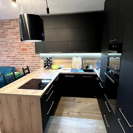 Apartment Apartment, 2x Free Garage, 10 Mins To Centre